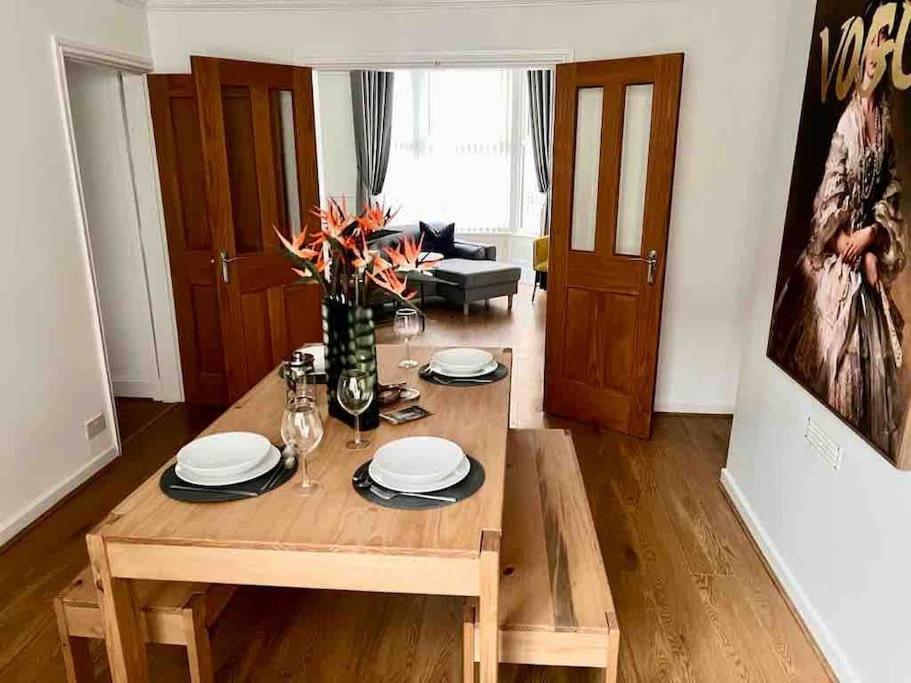 Anfield Home Sleeps 5 Close To Lfc Free Parking Liverpool Esterno foto