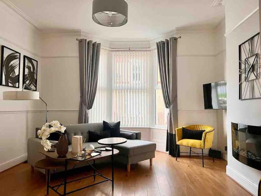 Anfield Home Sleeps 5 Close To Lfc Free Parking Liverpool Esterno foto